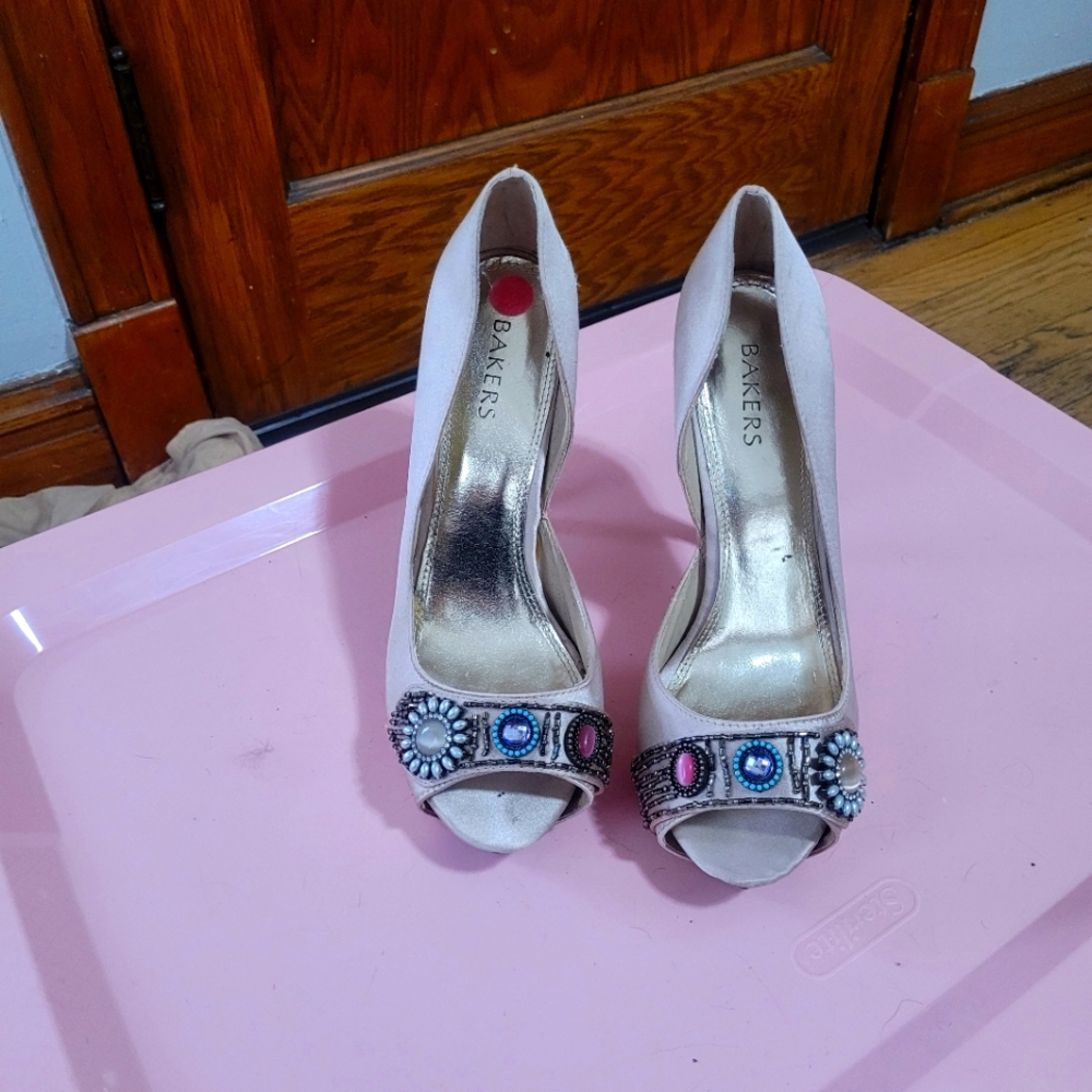 Bakers champagne color heels